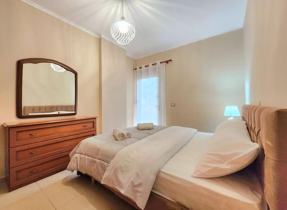 Apartament One Bd Flat Near Center With 24H Self Check In Tirana Zewnętrze zdjęcie